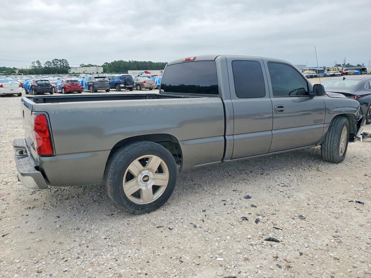 Chevrolet Silverado C1500