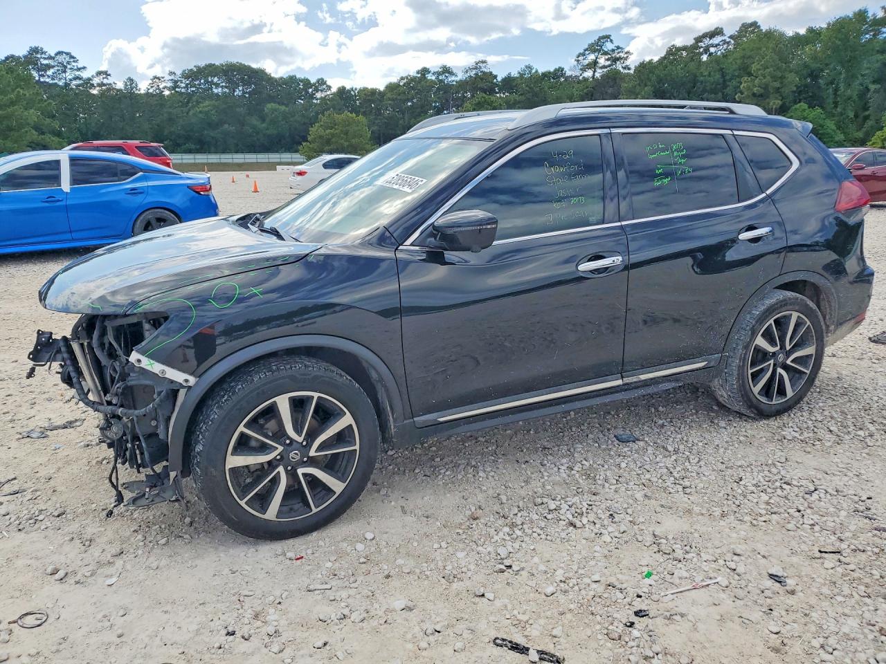 Salvage Nissan Rogue Image