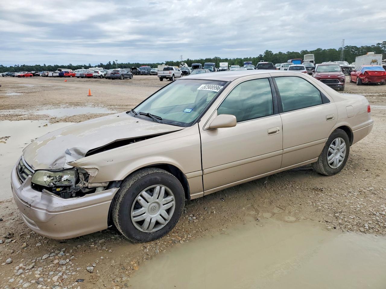 Salvage Toyota Camry Image