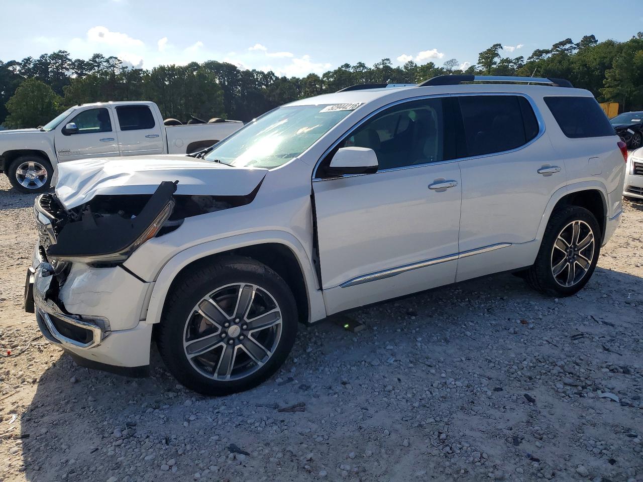 Salvage GMC Acadia Image