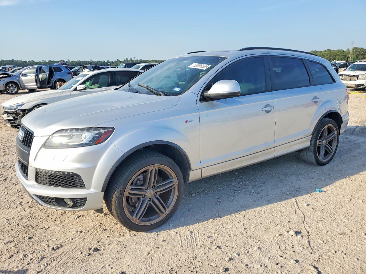 Salvage Audi Q7 Image