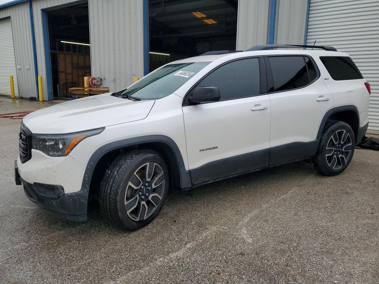 Salvage GMC Acadia Image
