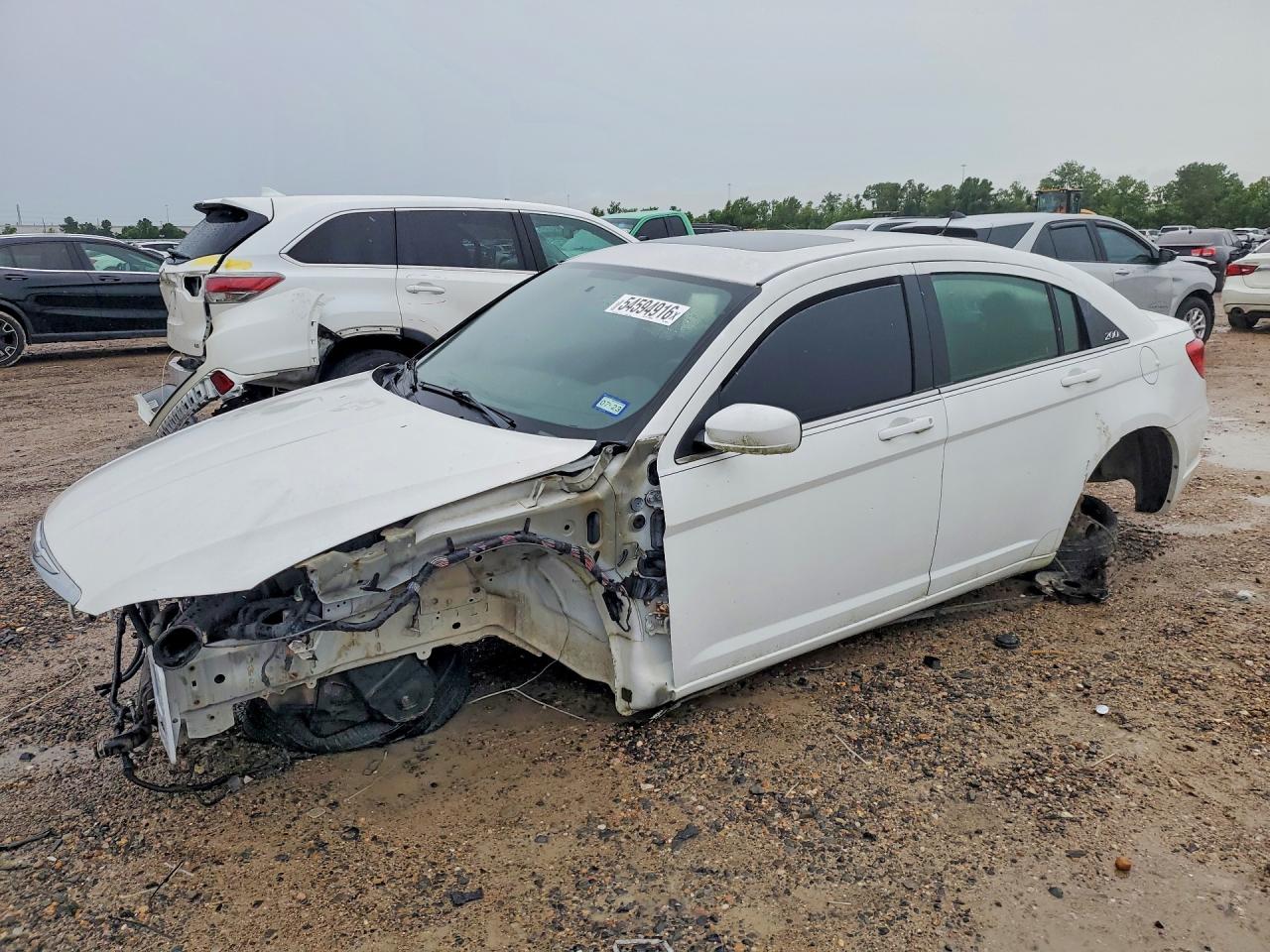 Salvage Chrysler 200 Image