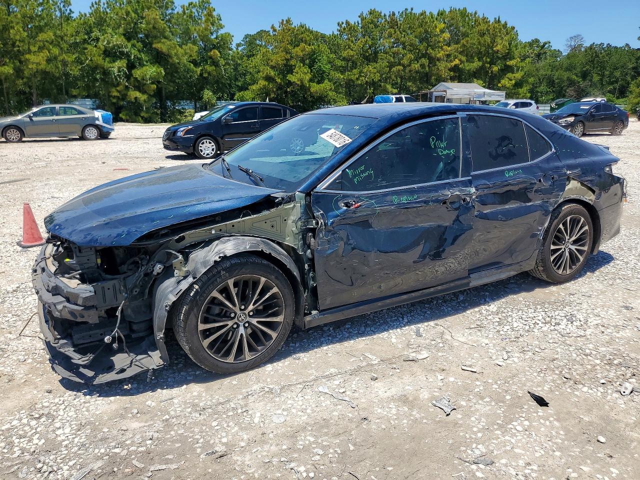 Salvage Toyota Camry Image