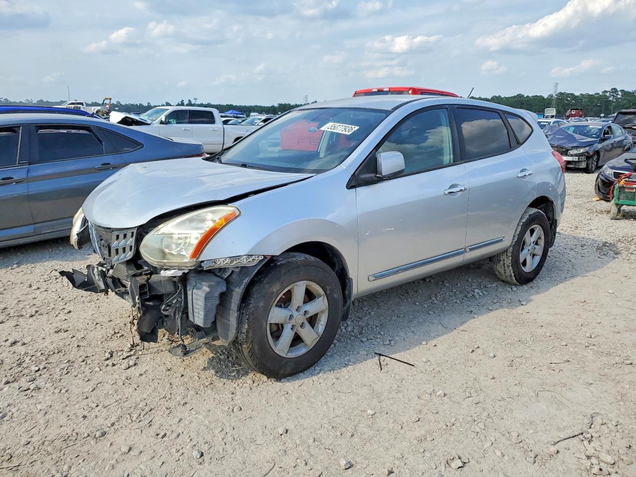 Salvage Nissan Rogue Image