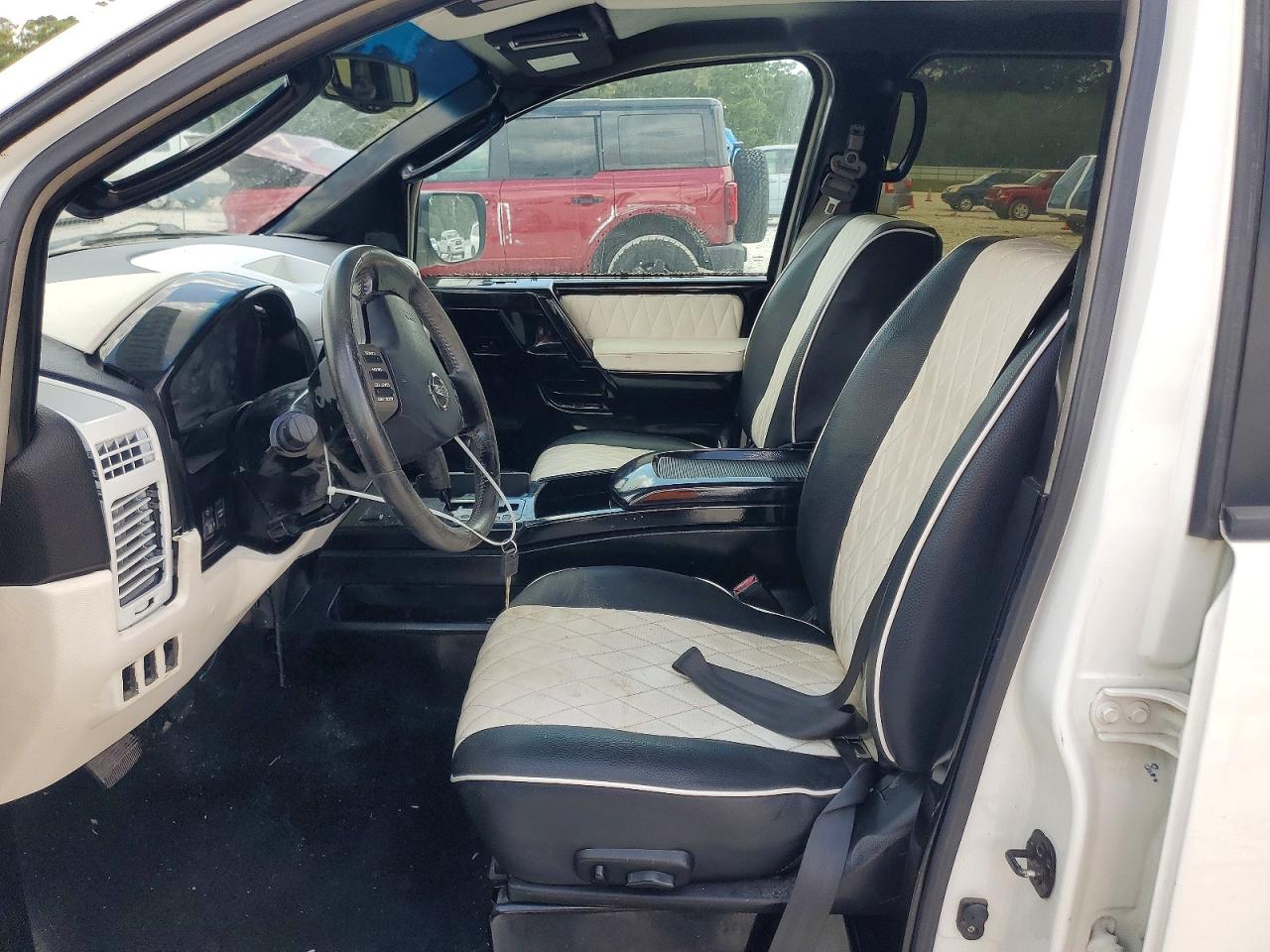 Nissan Titan Xe