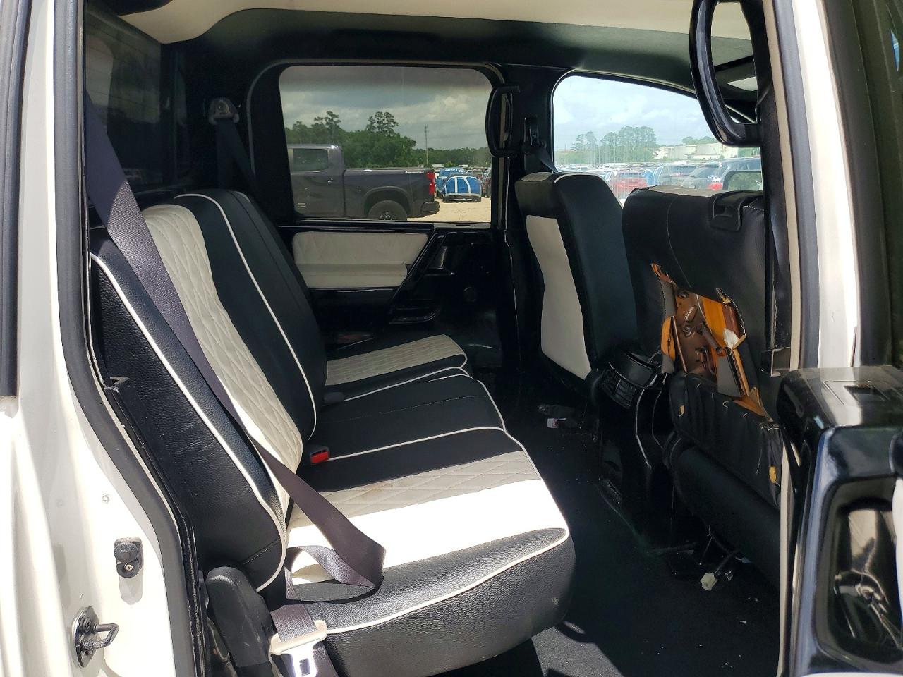 Nissan Titan Xe