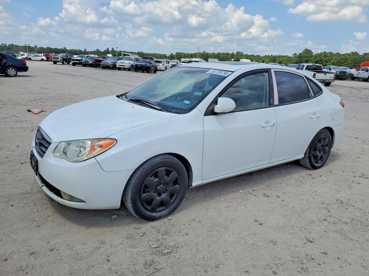 Salvage Hyundai ELANTRA Image