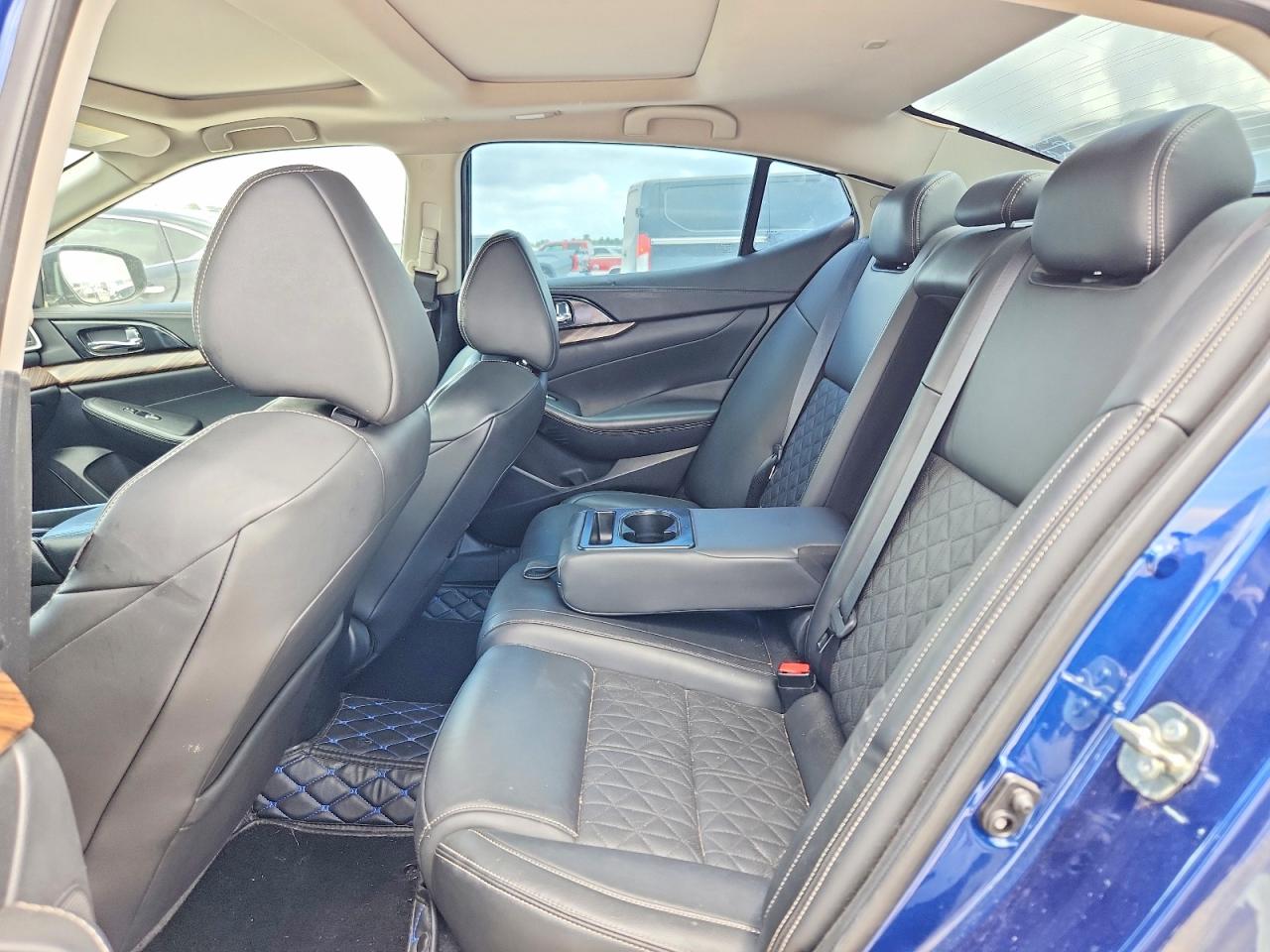Nissan Maxima Platinum
