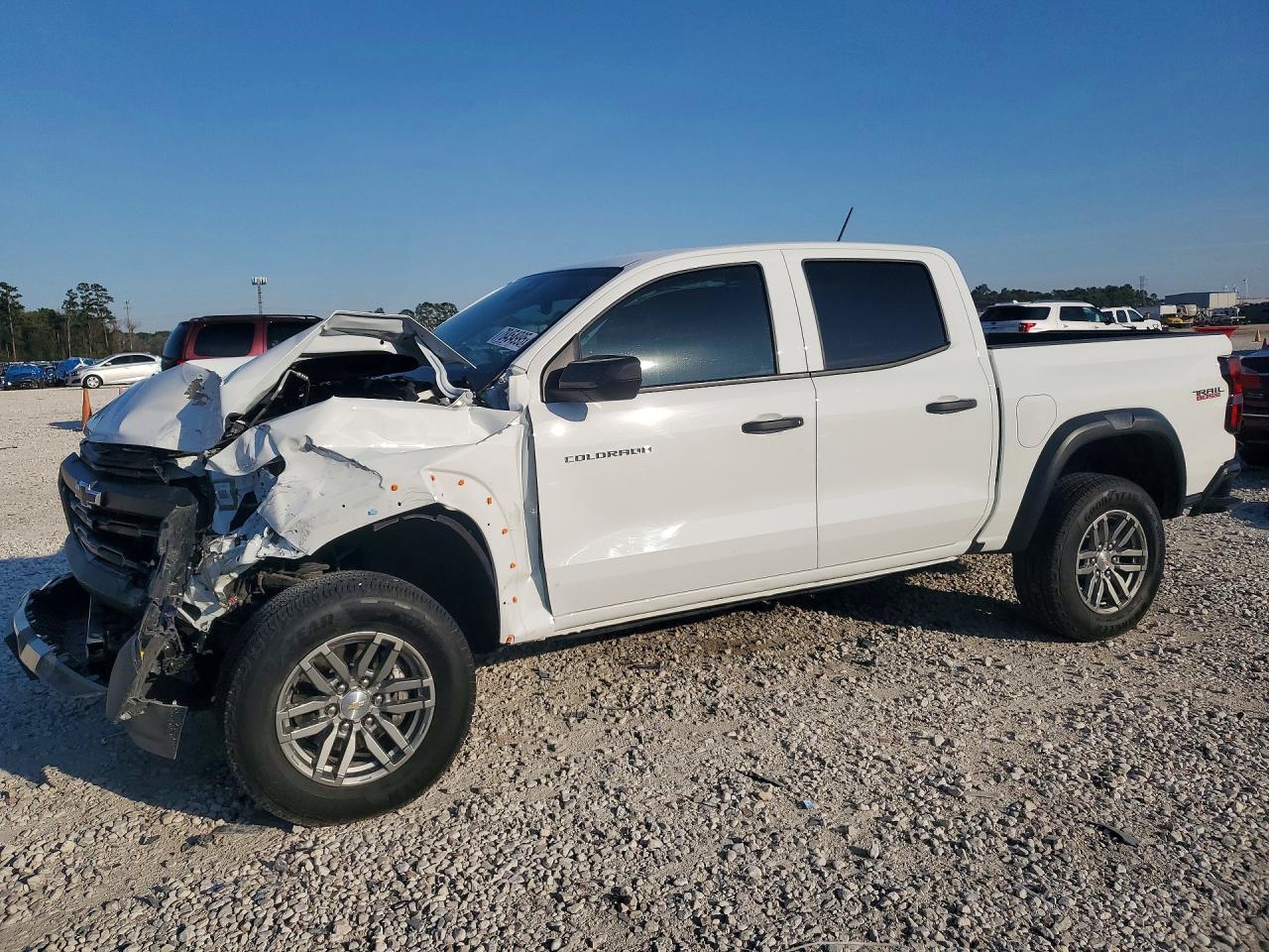 Salvage Chevrolet Colorado Image