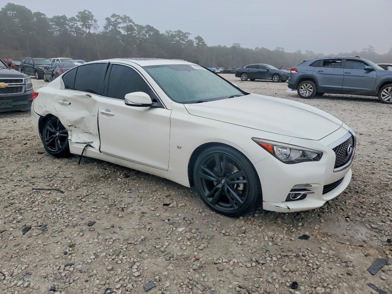 INFINITI Q50 Base