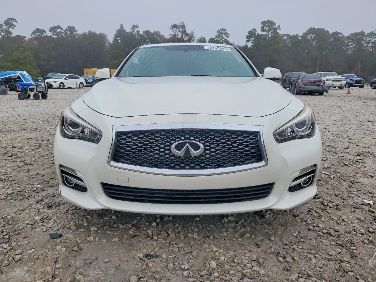INFINITI Q50 Base