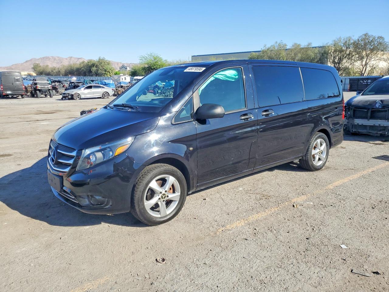 Salvage Mercedes-Benz Metris Image