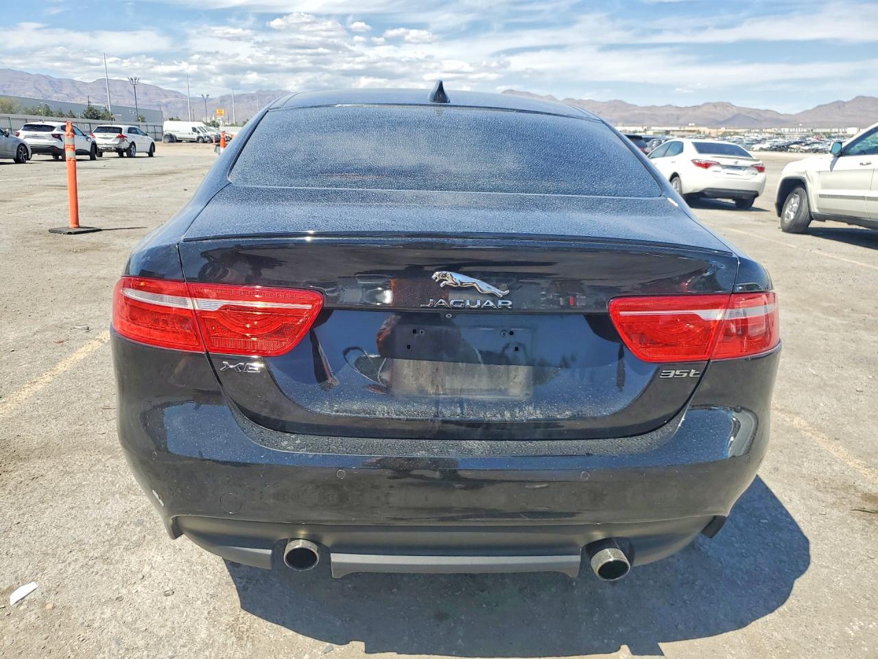 Jaguar XE R - Sport