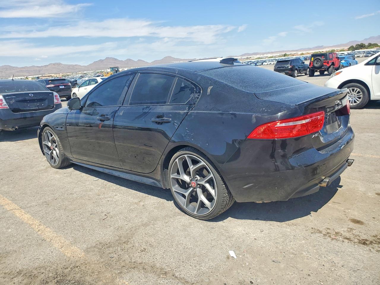 Jaguar XE R - Sport