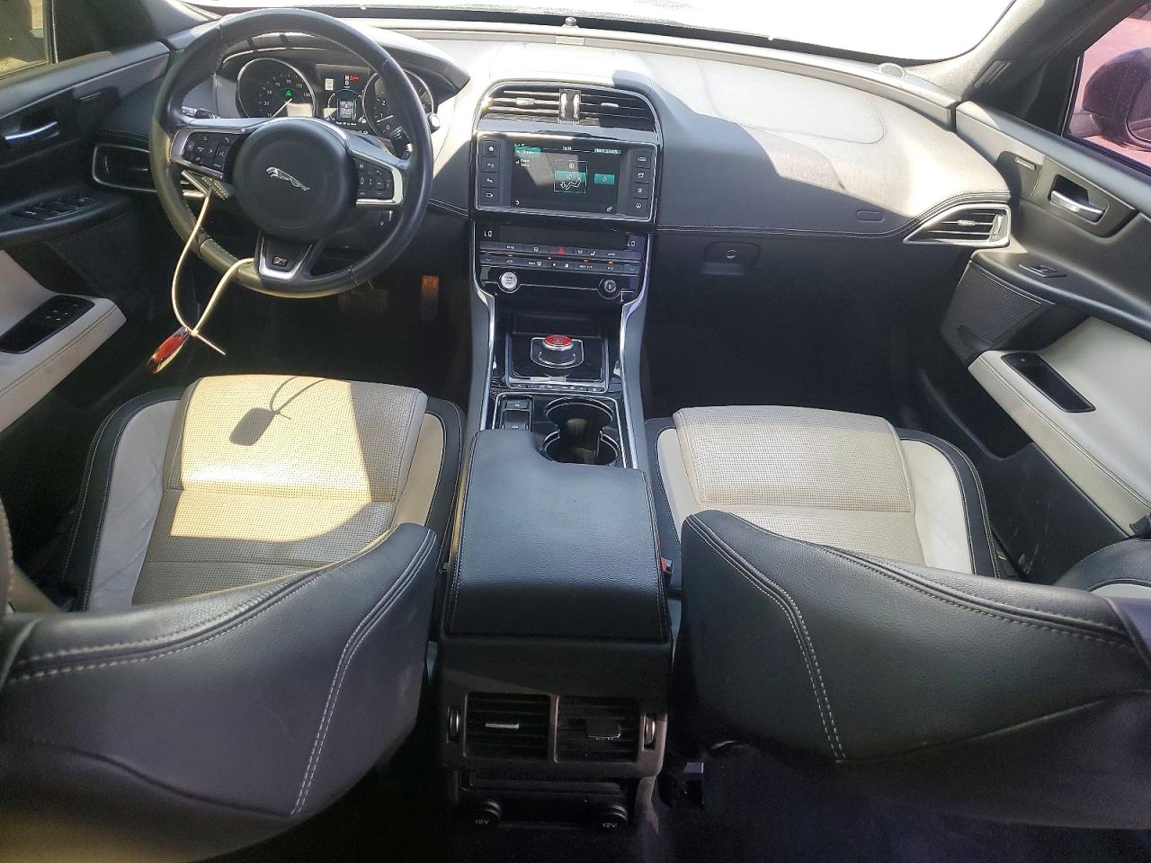 Jaguar XE R - Sport