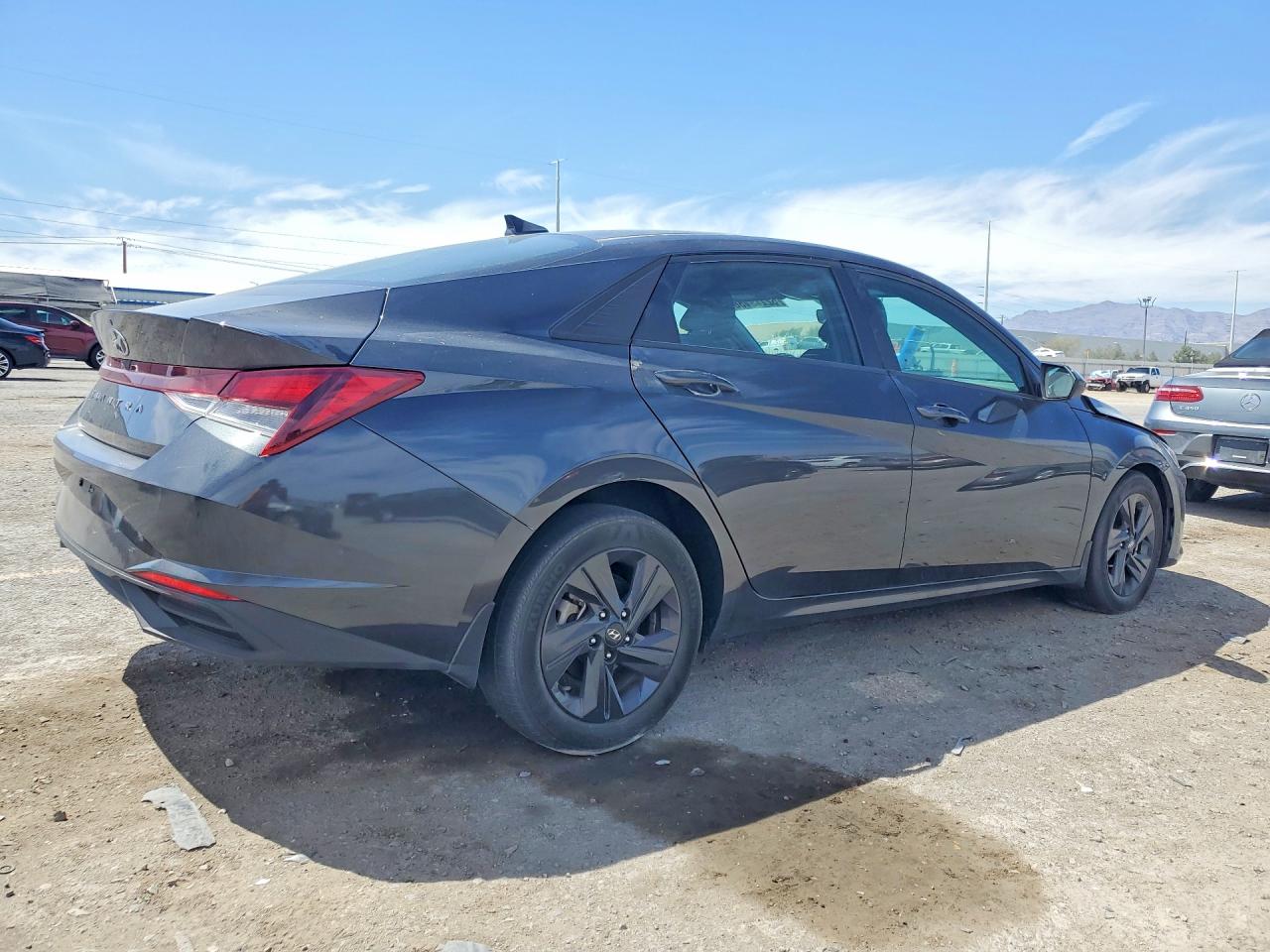 Hyundai ELANTRA Sel