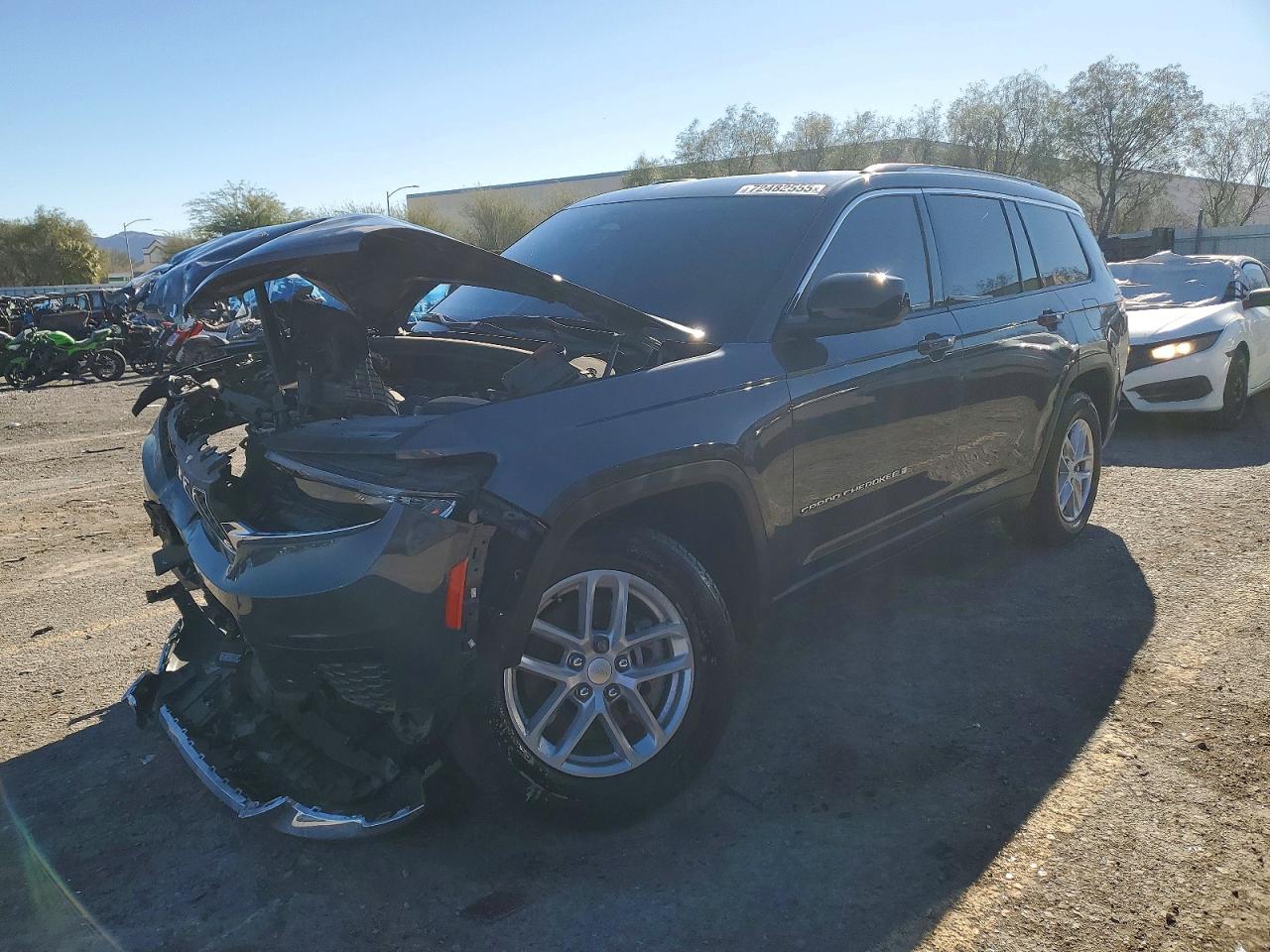 Salvage Jeep Grand Cherokee Image