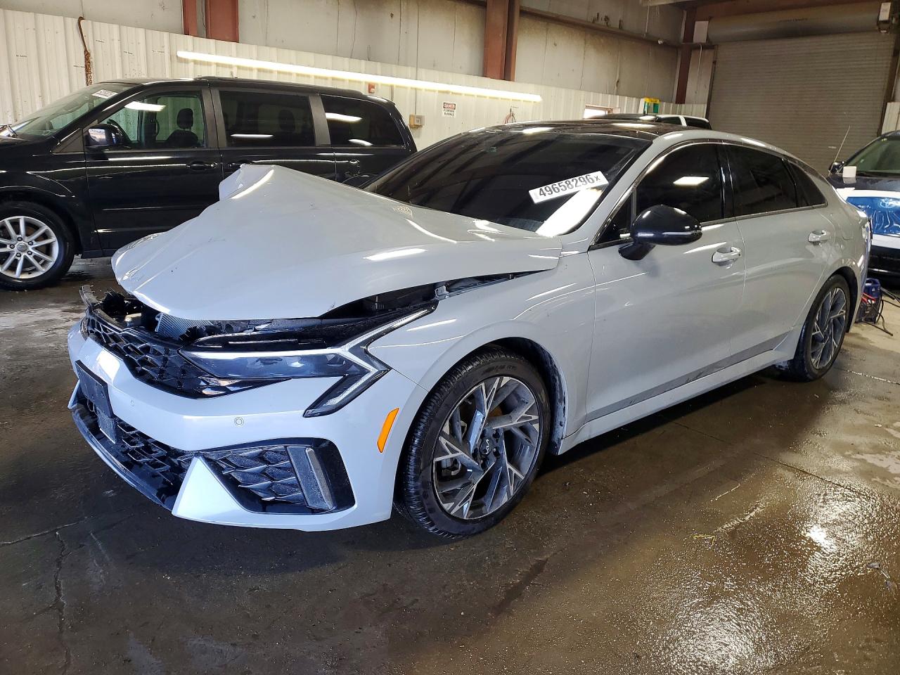 Salvage Kia K5 Image