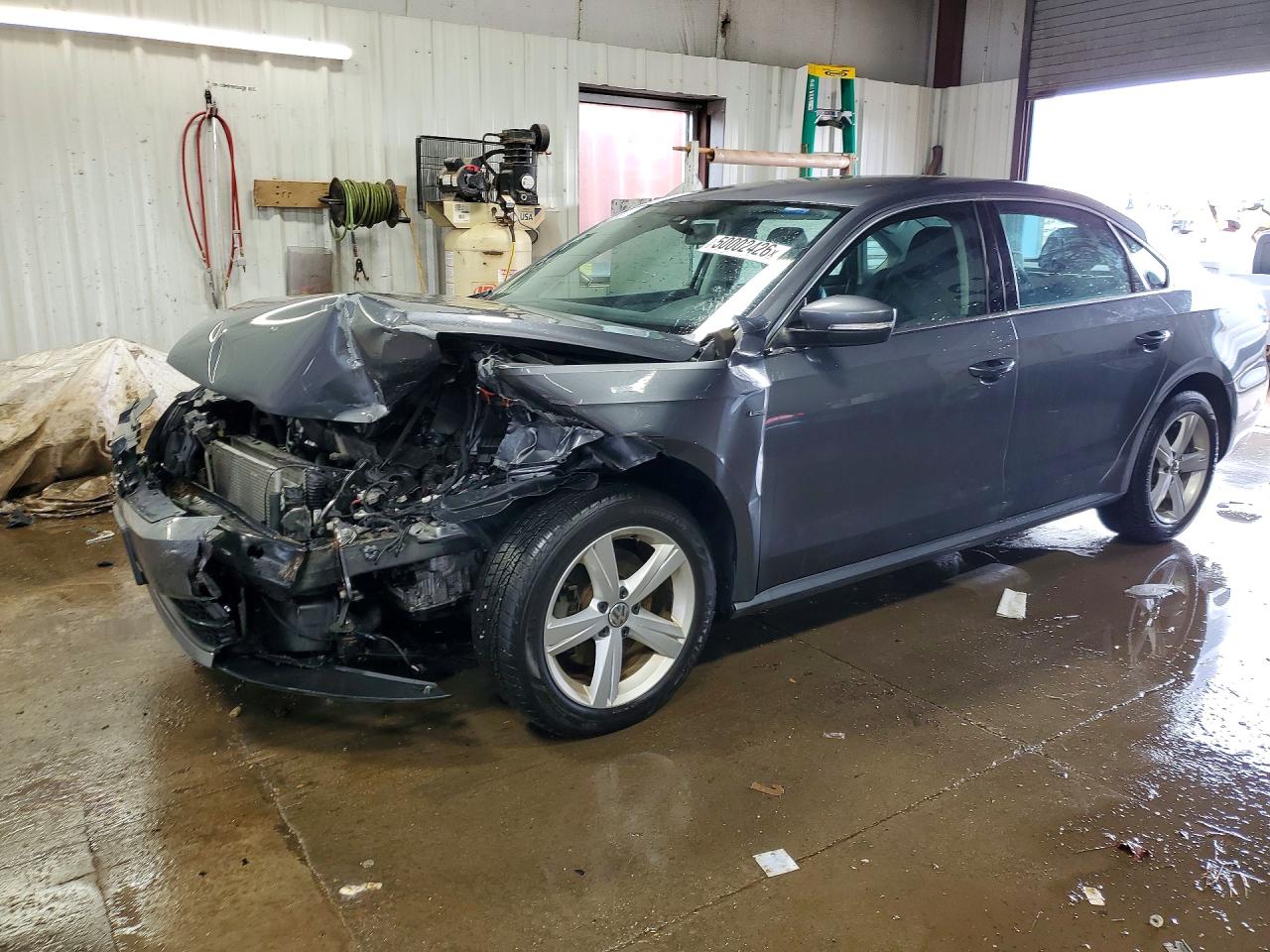 Salvage Volkswagen Passat Image