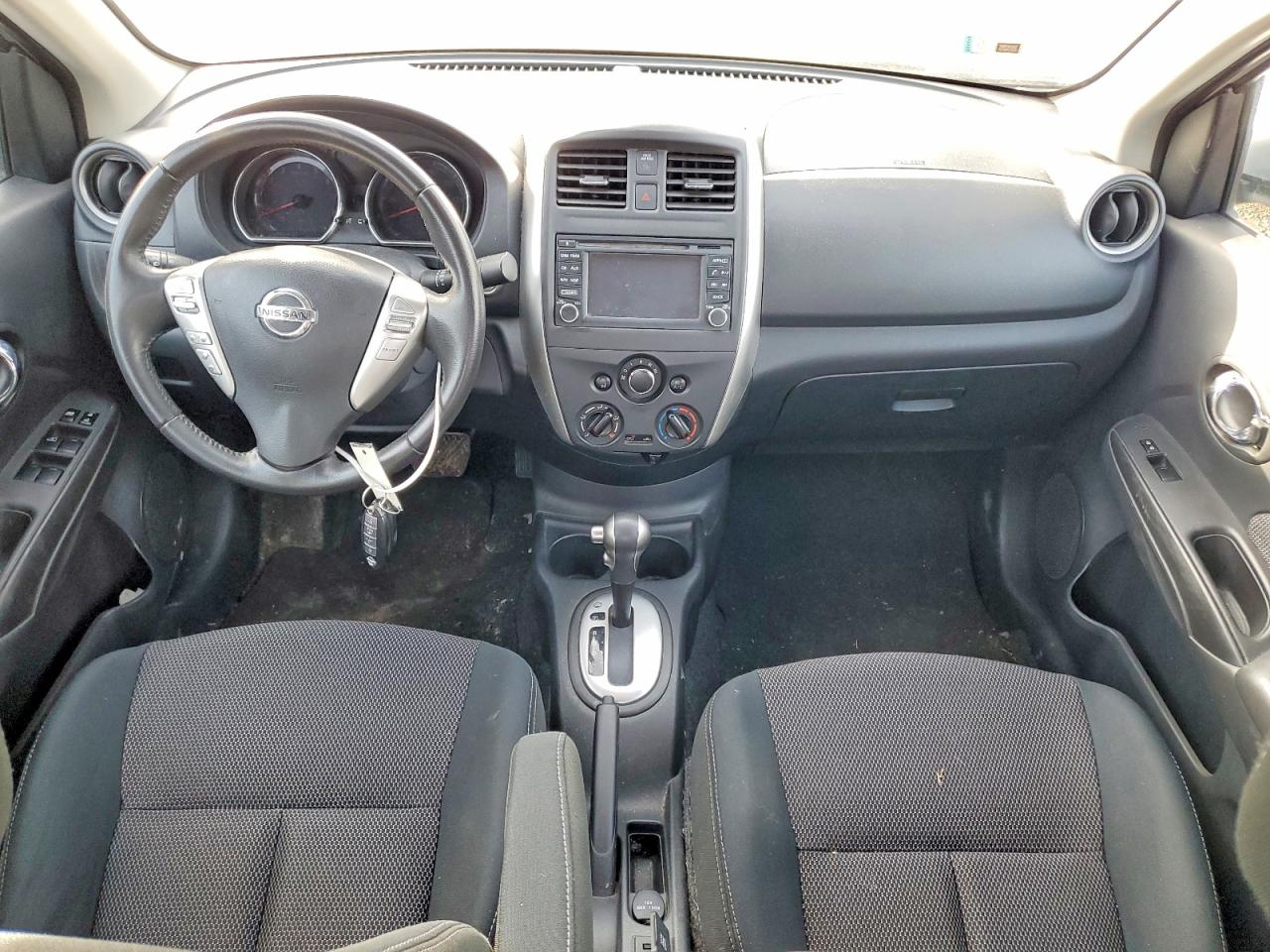 Nissan Versa 1.6 Sl