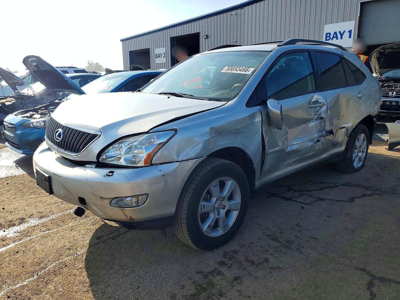 Salvage Lexus RX Image