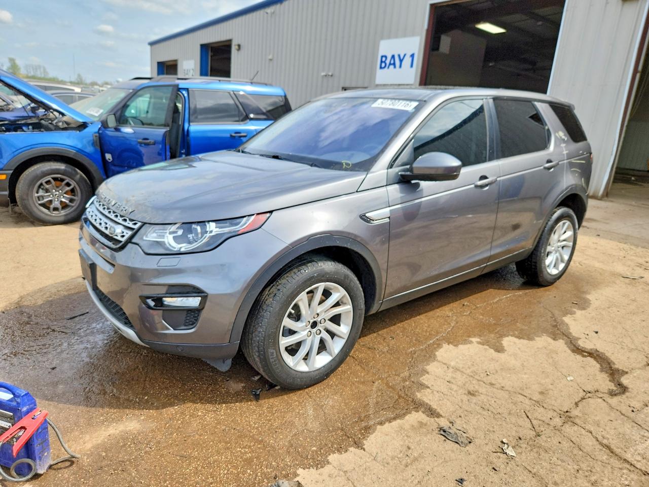Salvage Land Rover Discovery Image