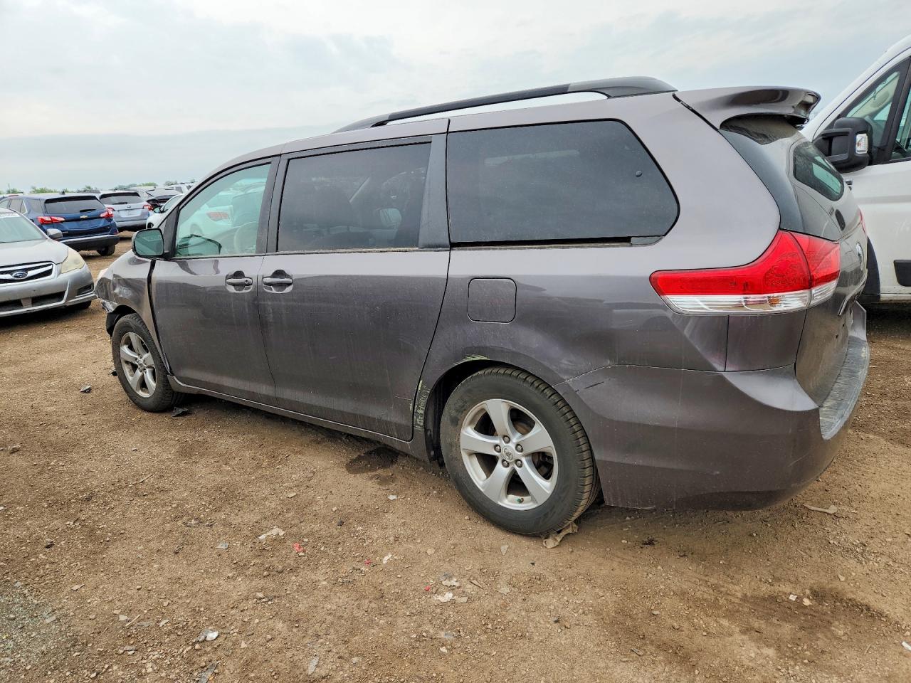 Toyota Sienna Le