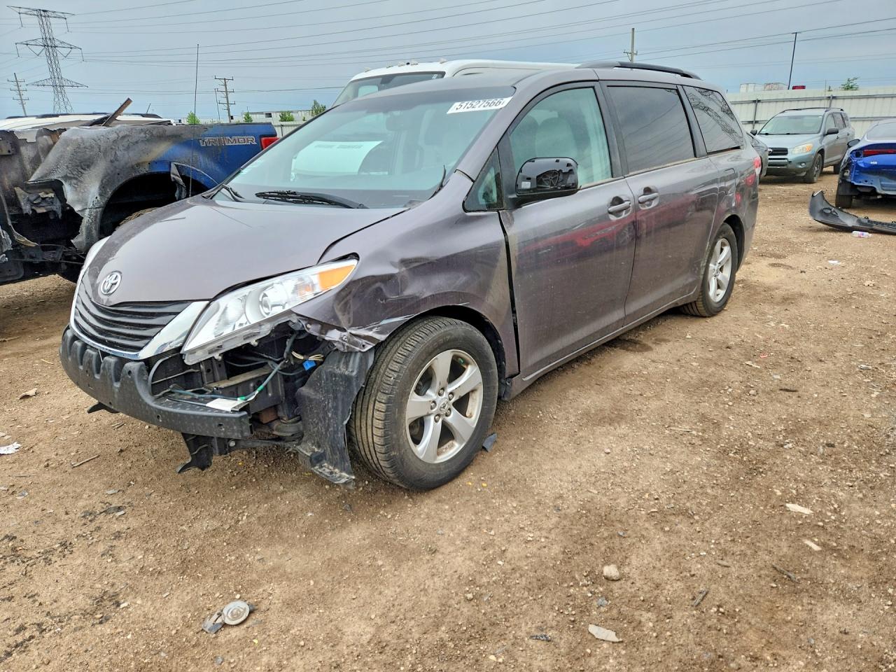 Salvage Toyota Sienna Image