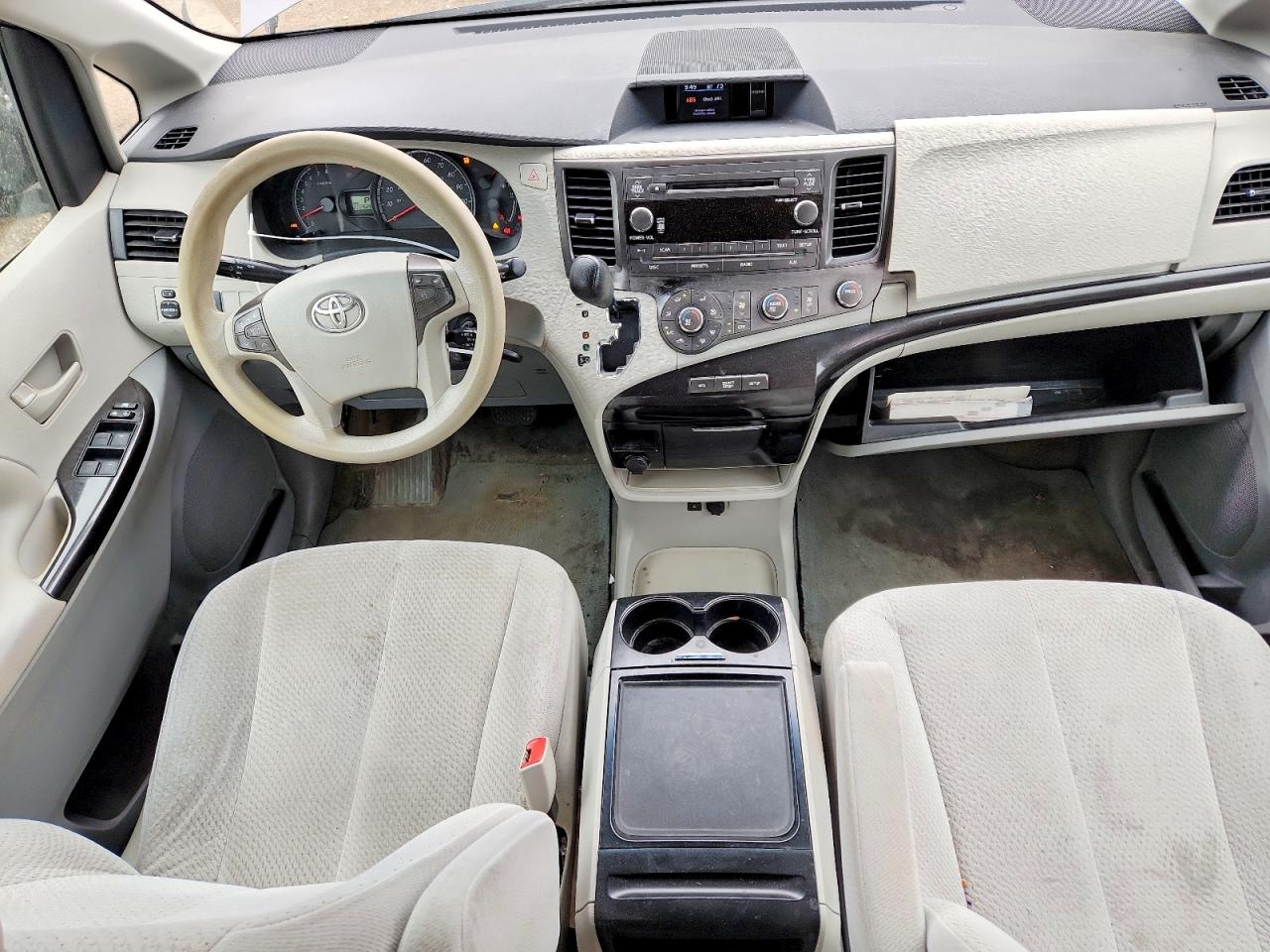 Toyota Sienna Le