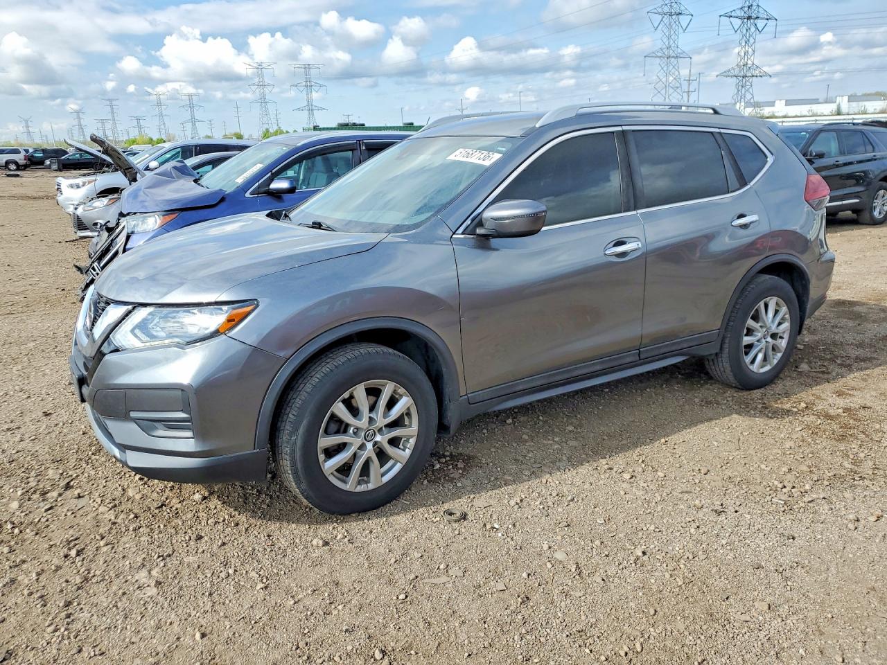 Salvage Nissan Rogue Image