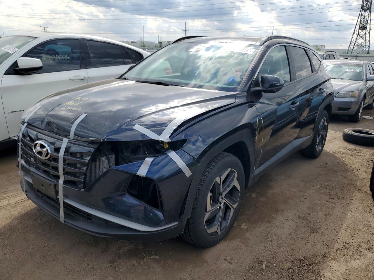 Salvage Hyundai TUCSON Image