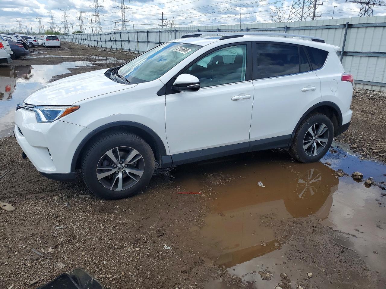 Salvage Toyota RAV4 Image