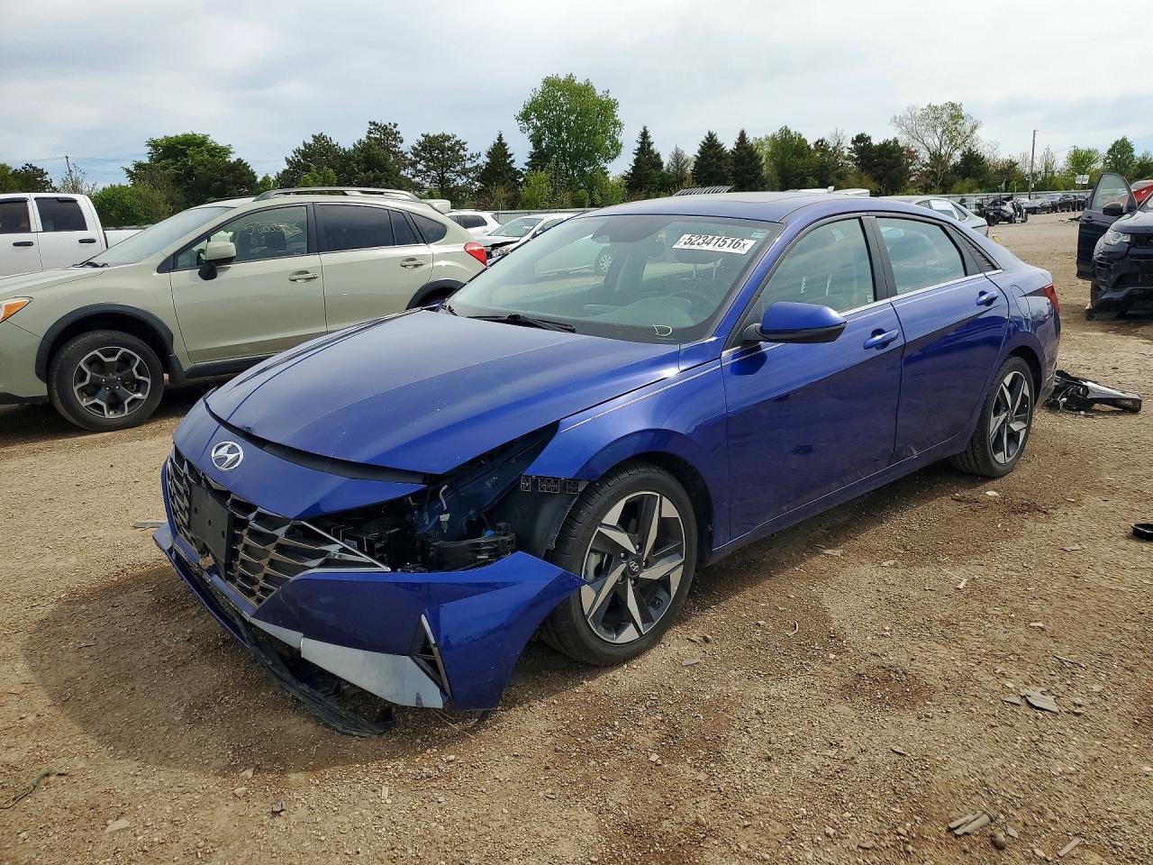 Salvage Hyundai ELANTRA Image