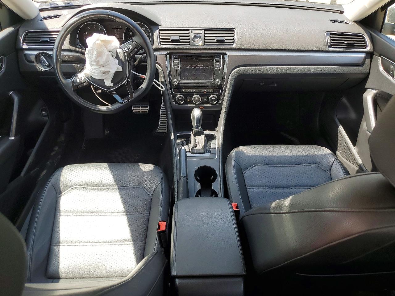 Volkswagen Passat R-line