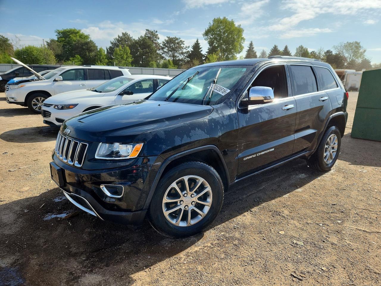 Salvage Jeep Cherokee Image