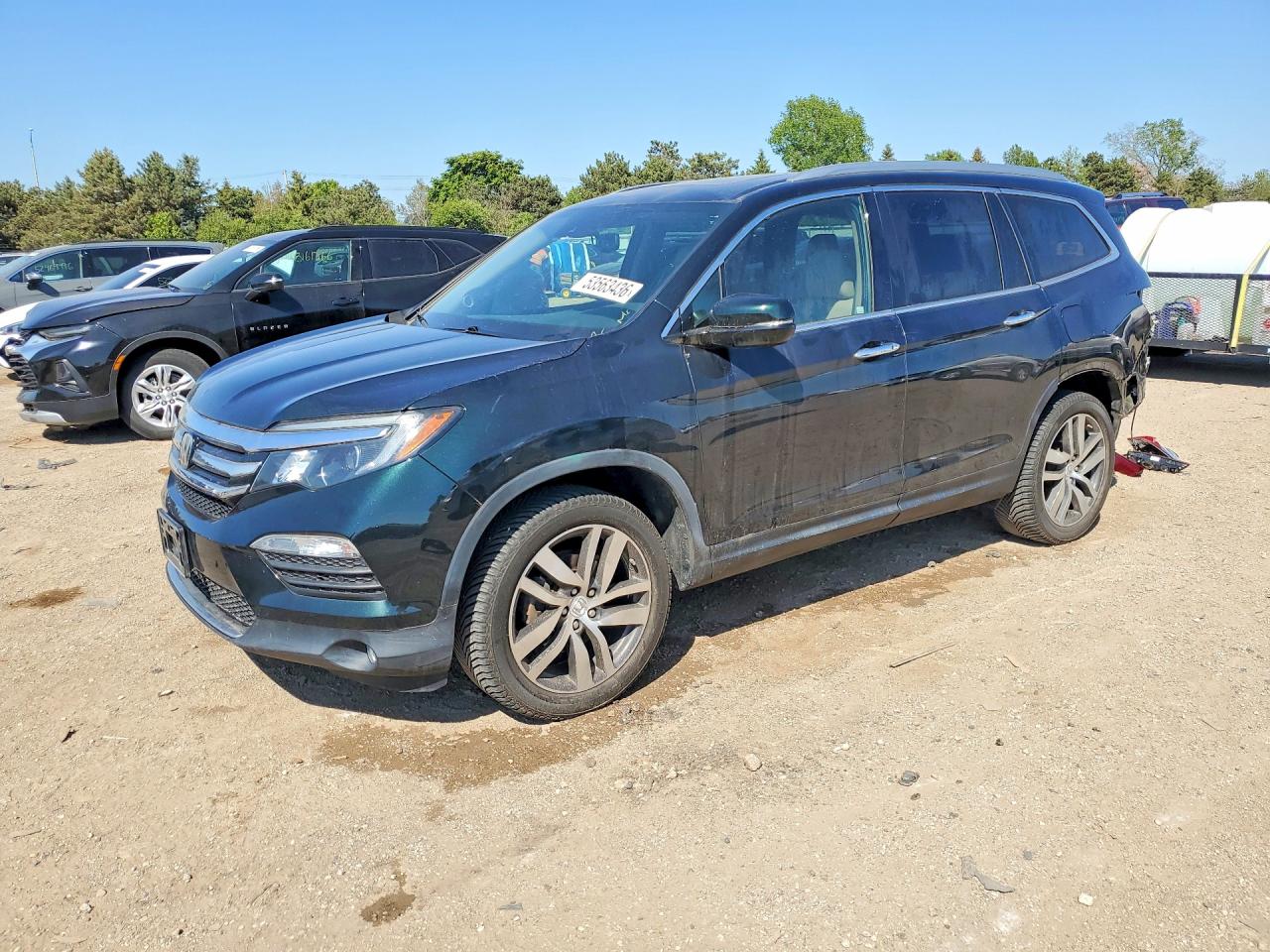Salvage Honda Pilot Image