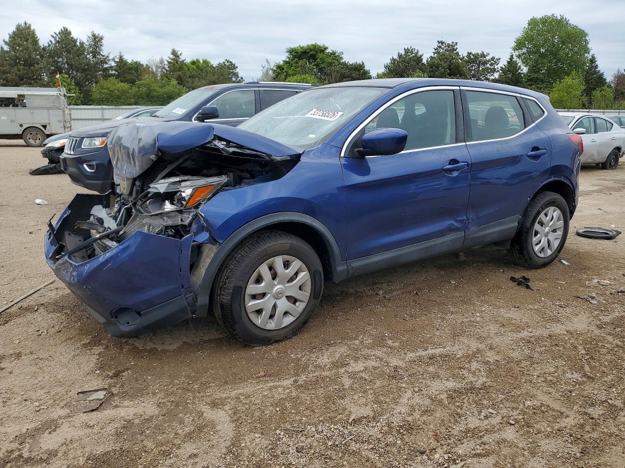 Salvage Nissan Rogue Image