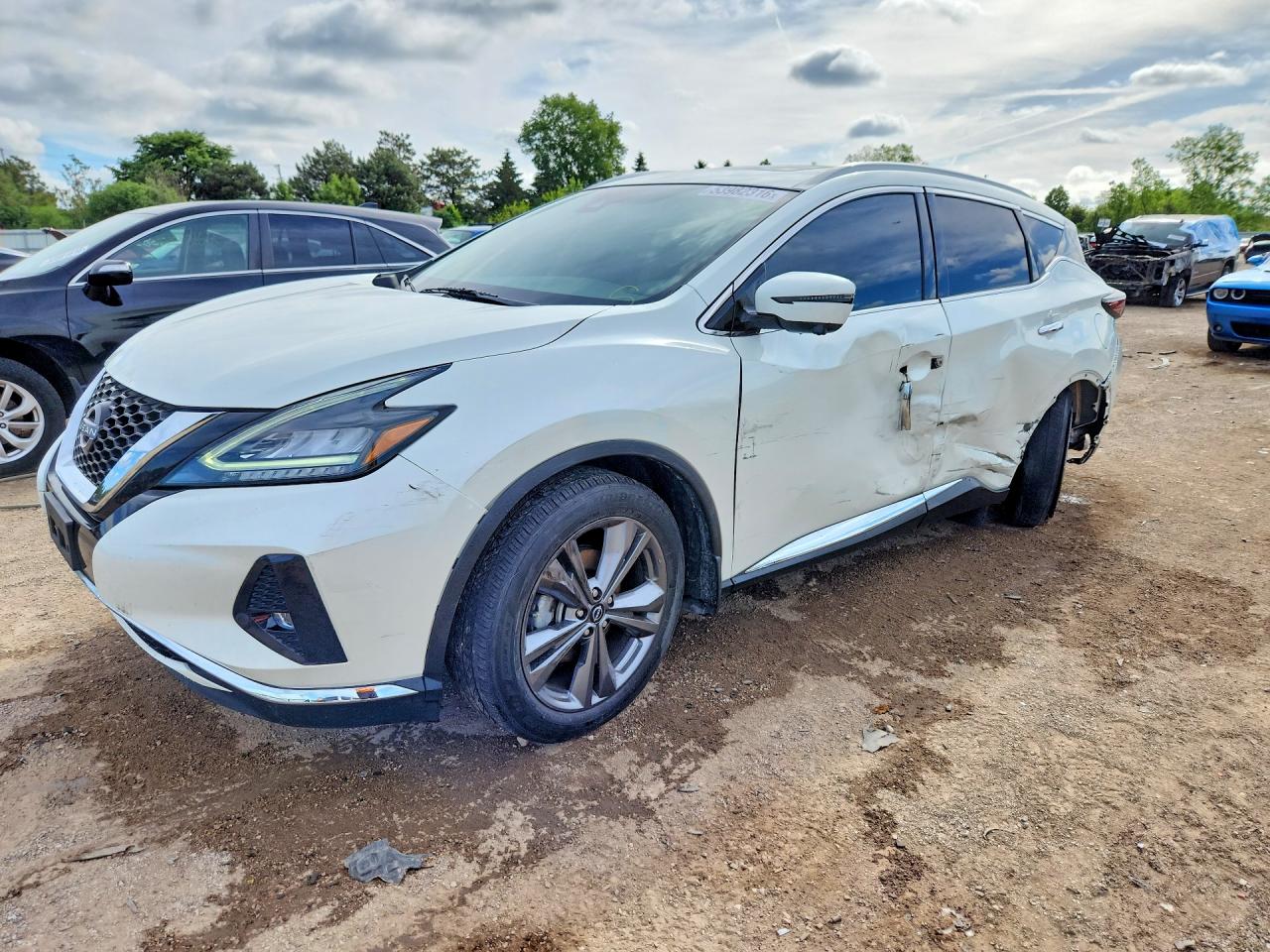 Salvage Nissan Murano Image