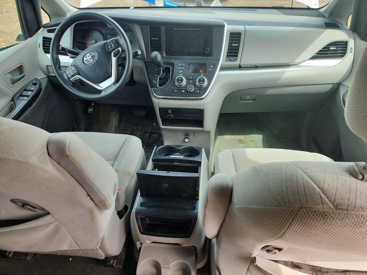 Toyota Sienna Le