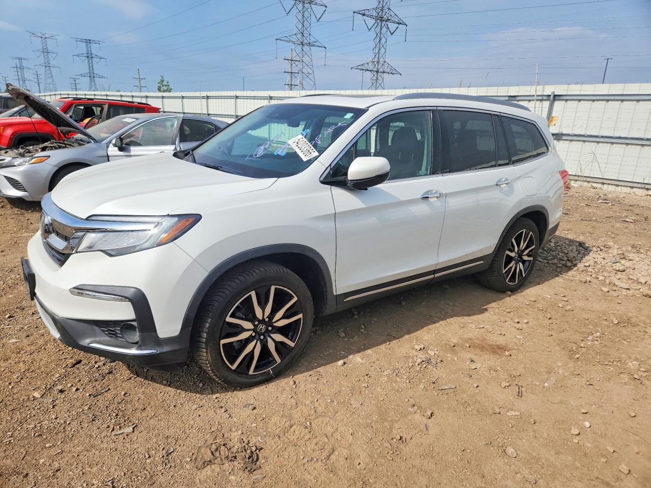 Salvage Honda Pilot Image