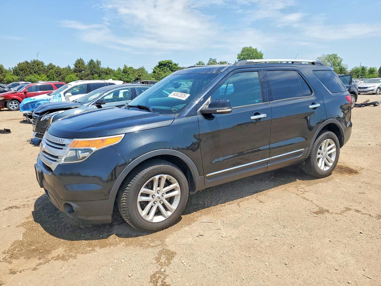 Salvage Ford Explorer Image