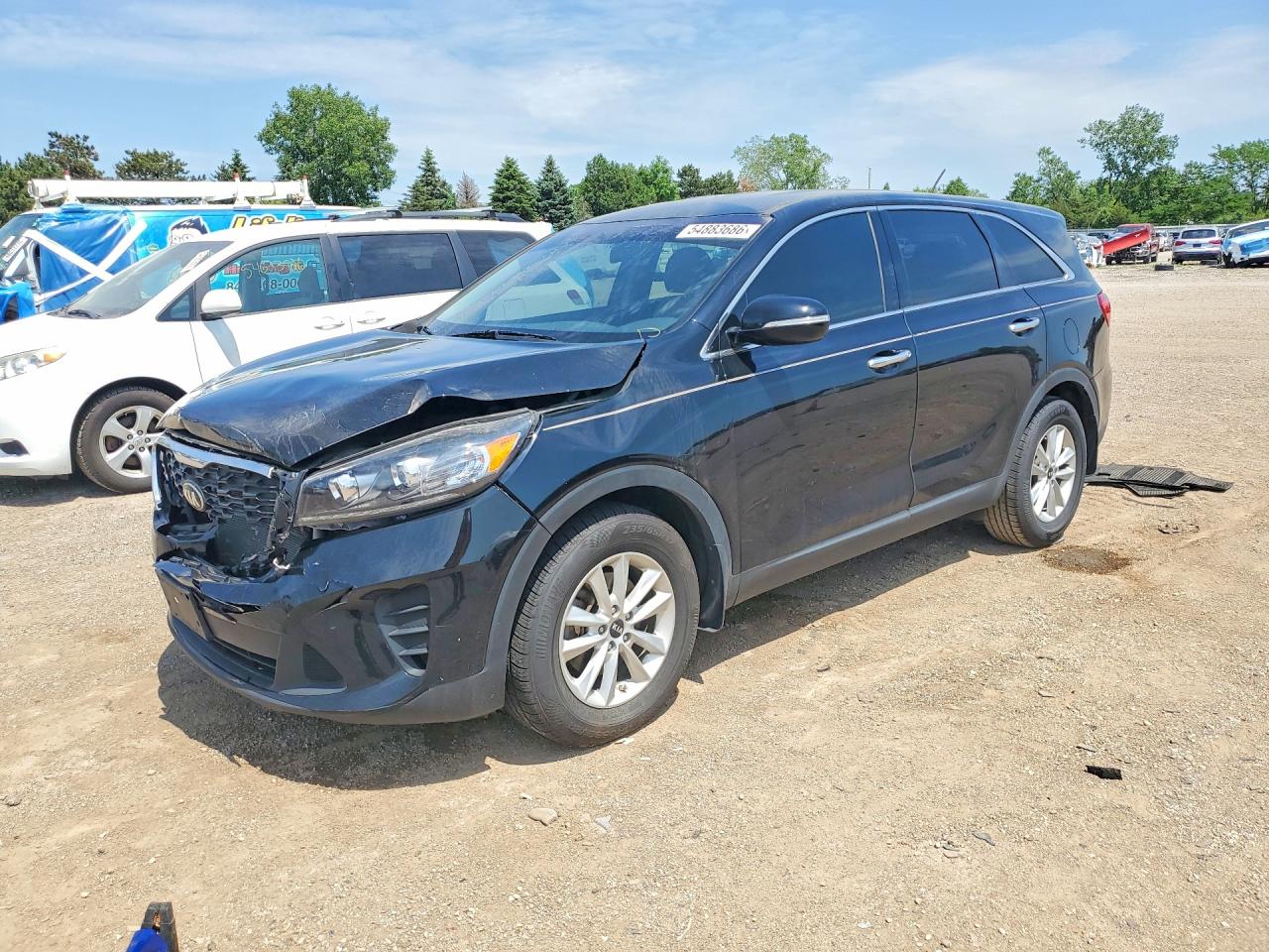 Salvage Kia Sorento Image