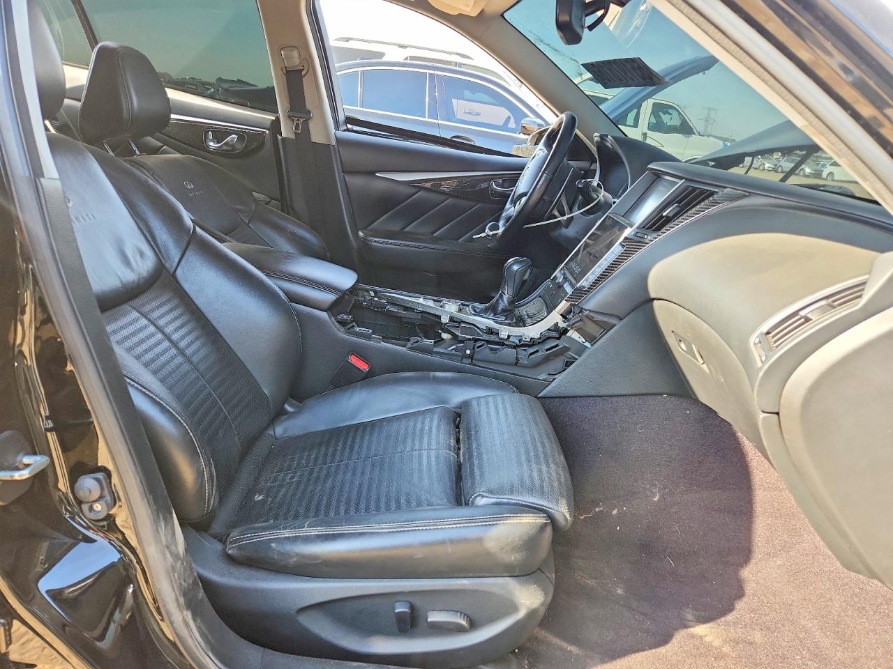 INFINITI Q50 Sport