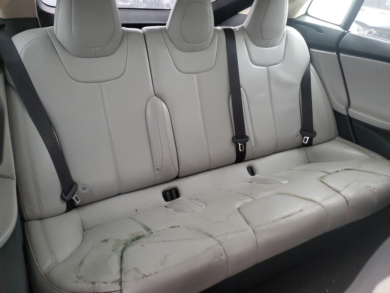 Tesla Model S 85