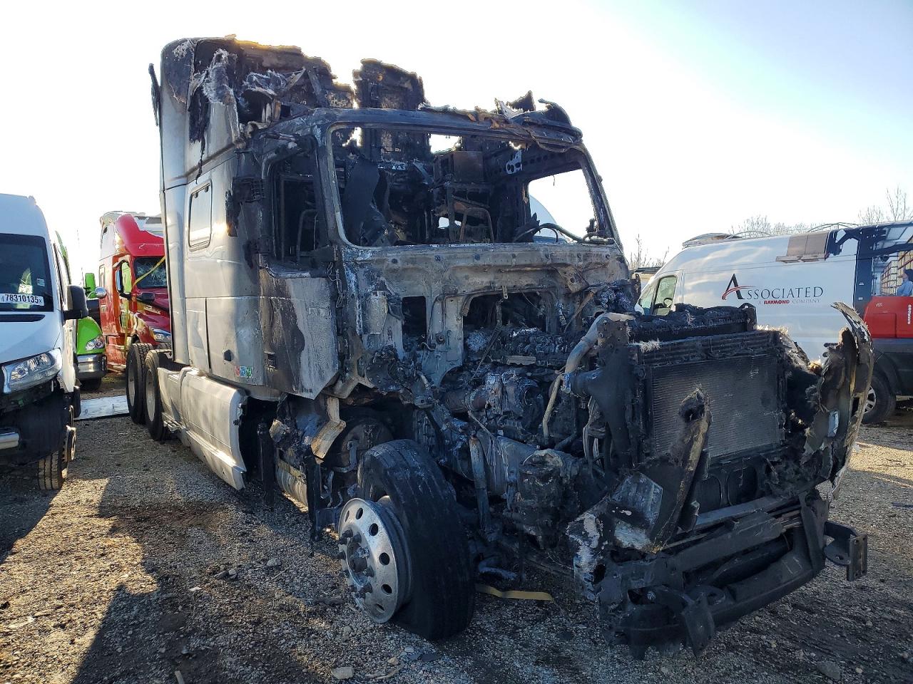 Salvage Volvo Vn Image