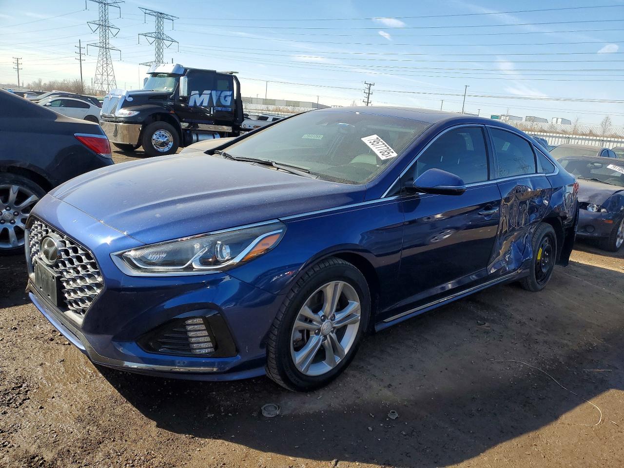 Salvage Hyundai SONATA Image