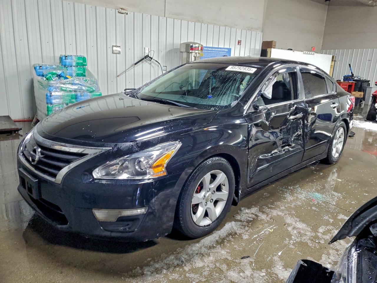 Salvage Nissan Altima Image