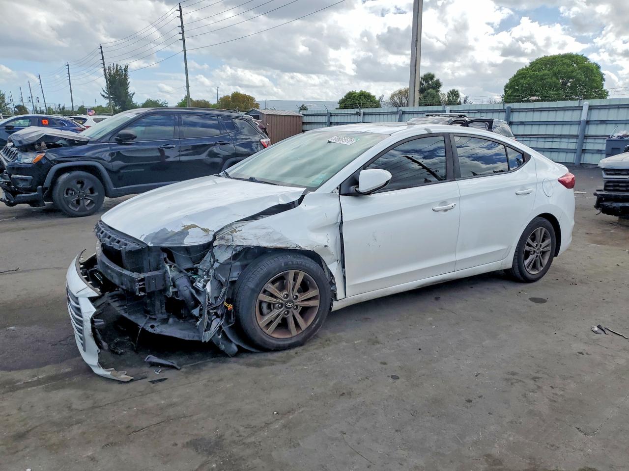 Salvage Hyundai ELANTRA Image