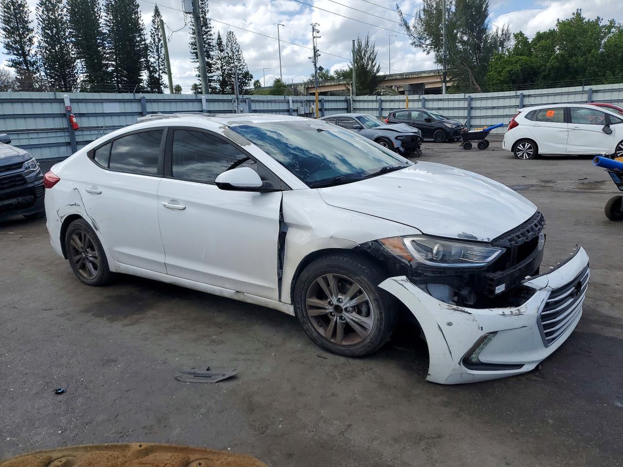 Hyundai ELANTRA Value Edition